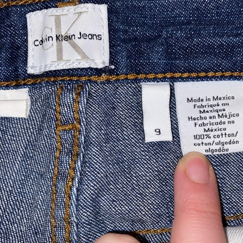 Calvin Klein Vintage Women’s Dark Wash High Waisted Mom Jeans Blue Size 9 - Picture 8 of 9